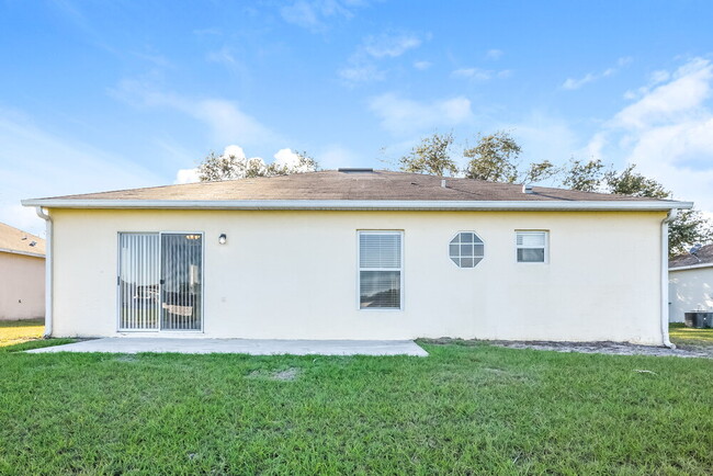 Building Photo - 1939 Peridot Cir