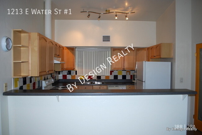 Building Photo - 1213 E Water St