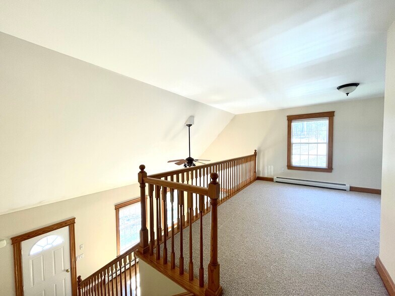 Building Photo - 9 Sergeant Ln