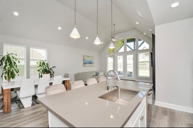 Building Photo - 8707 Morris Wds Dr