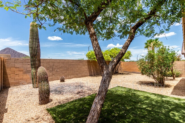 Building Photo - 33782 N Mercedes Dr
