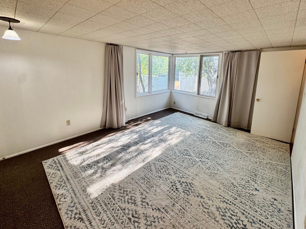 Building Photo - 728 Saint Charles St