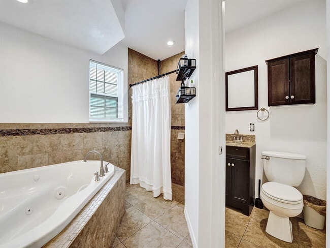 Building Photo - 4960 SW 89th Ave