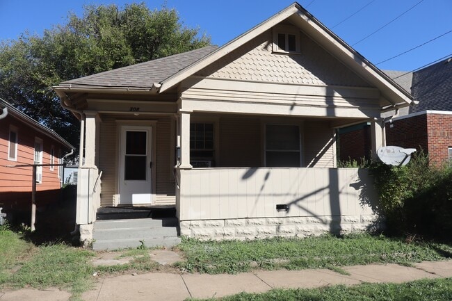 Primary Photo - 308 W Mulberry St