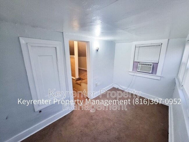 Building Photo - 1601 E 43rd St