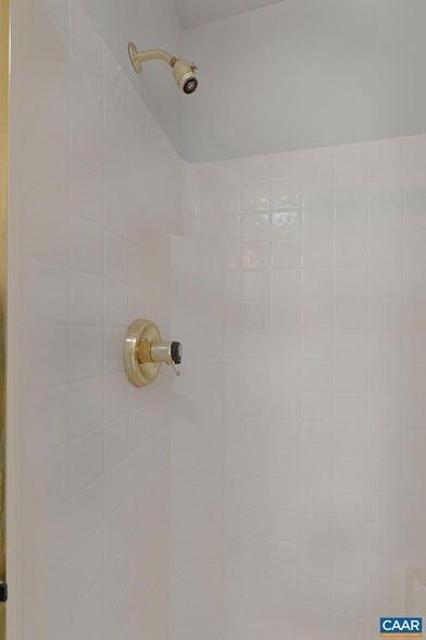 Building Photo - 1081 Wintergreen Ln