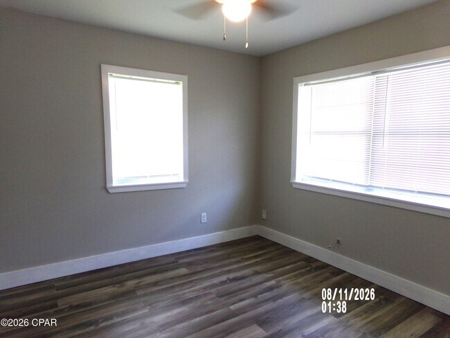 Building Photo - 6530 Dahlia Dr