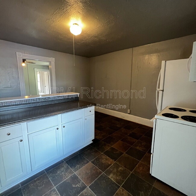 Building Photo - 104 Lee Ave