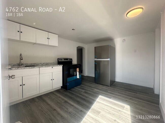 Building Photo - 4762 Canal Rd