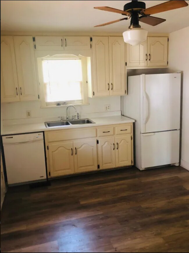 Building Photo - Charming 3-Bedroom Home in Quiet NW OKC Ne...