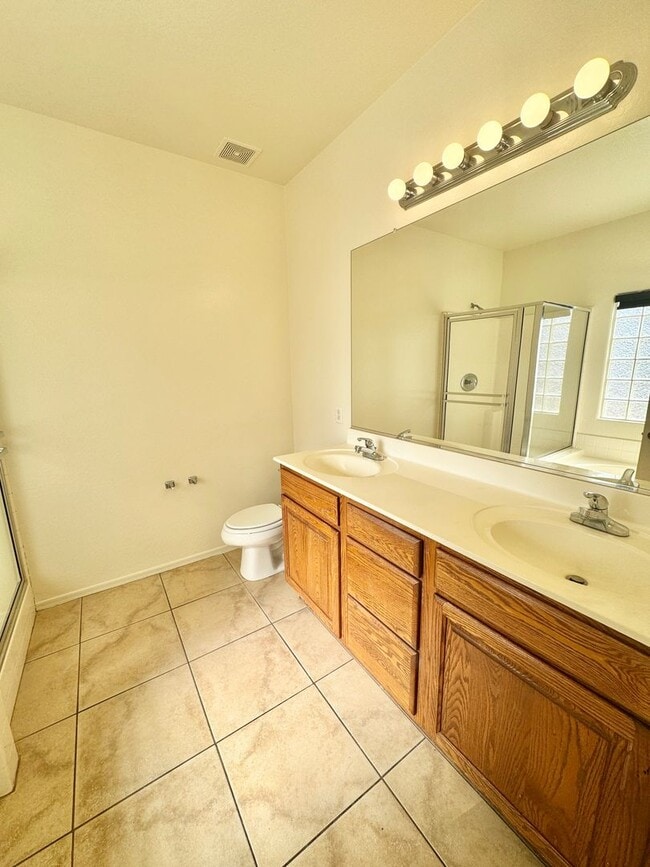 Building Photo - 314 S 117th Dr