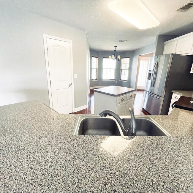 Building Photo - 2386 Barberee Dr