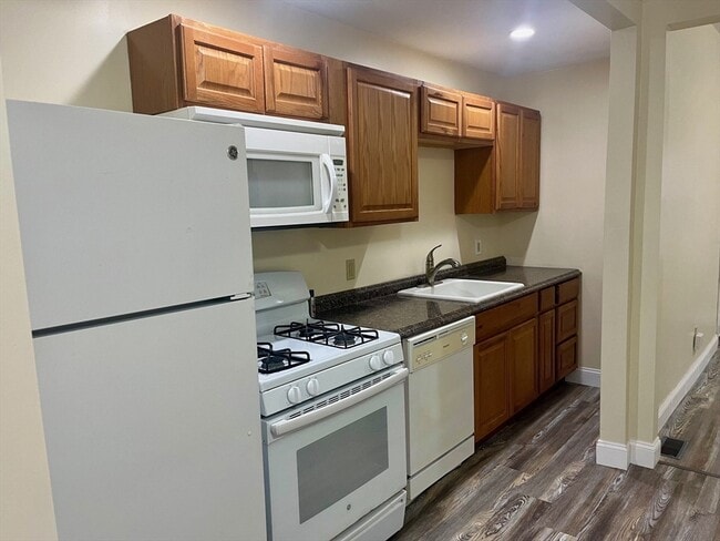 Building Photo - 233 Division St