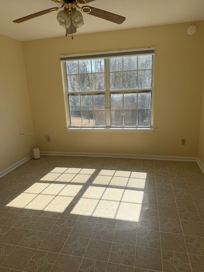 Building Photo - Beautiful Updated Ranch Style Home