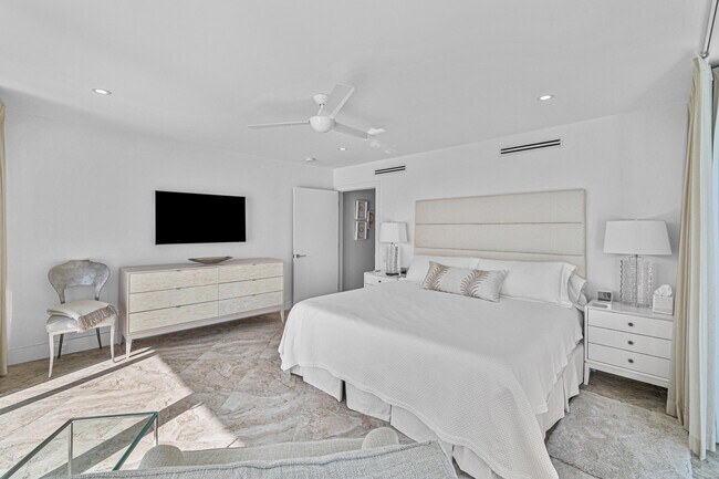 Building Photo - 2784 S Ocean Blvd