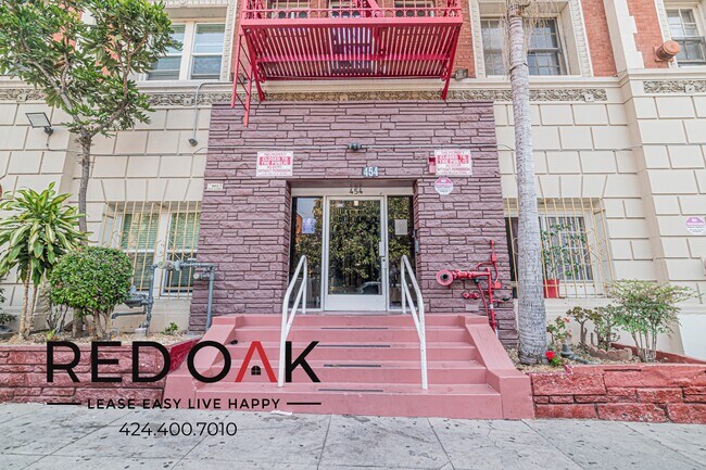 Building Photo - 454 S Catalina St
