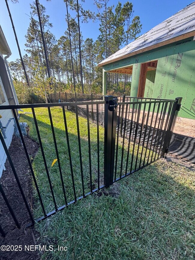 Building Photo - 119 Latham Dr