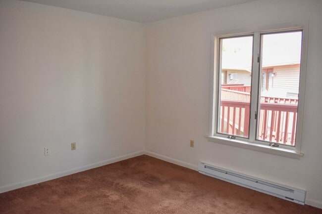 Building Photo - Second Floor - Two Bedroom with Garage in Jersey Shore