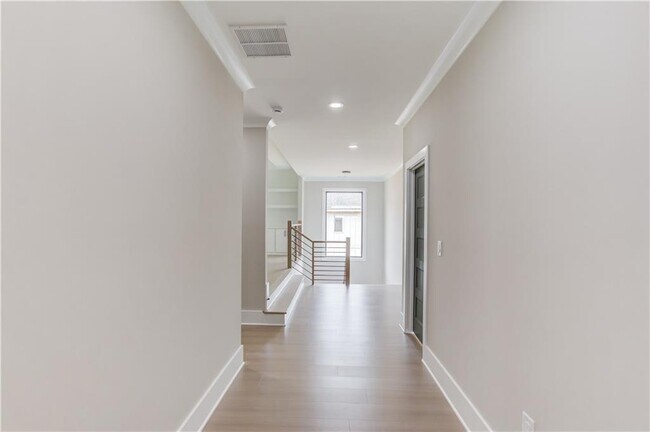 Building Photo - 37 Deer Cyn Dr