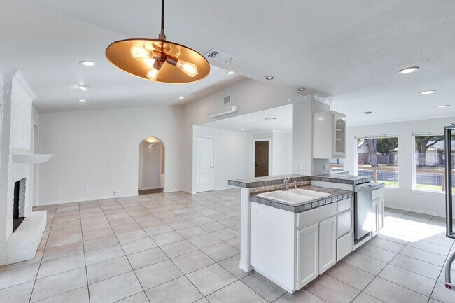 Building Photo - 7709 Shoal Creek Blvd