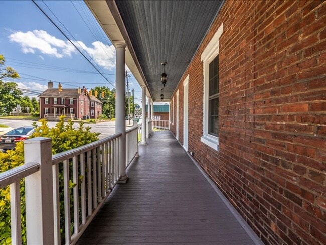 Building Photo - Open House 24th 10:30 to 11:30 AM
