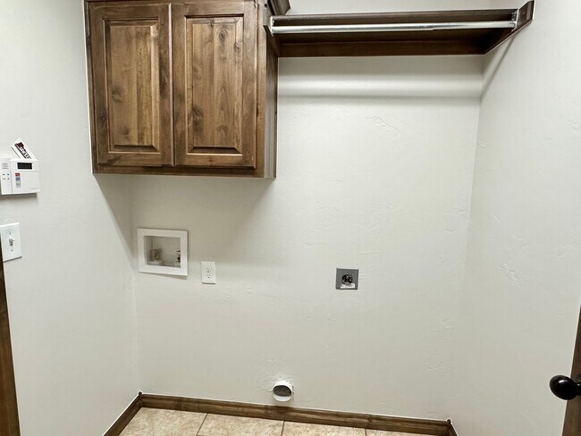 Building Photo - 709 Abilene Way