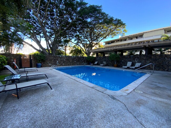 Building Photo - RARELY AVAILABLE MAKIKI PARK PLACE - ALL UTILITIES INCLUDED!