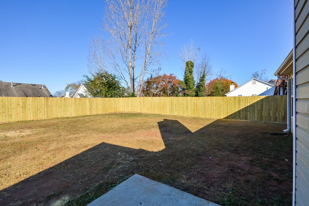 Building Photo - 608 Fieldcrest Dr