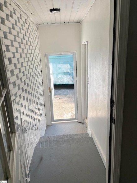 Building Photo - 30 Fleetwood Dr