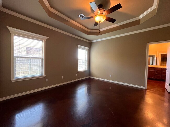 Building Photo - 3 bedroom home