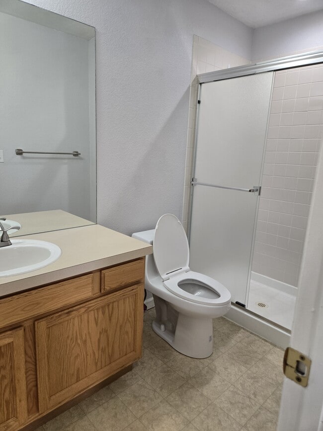 Building Photo - 5225 White Willow Dr