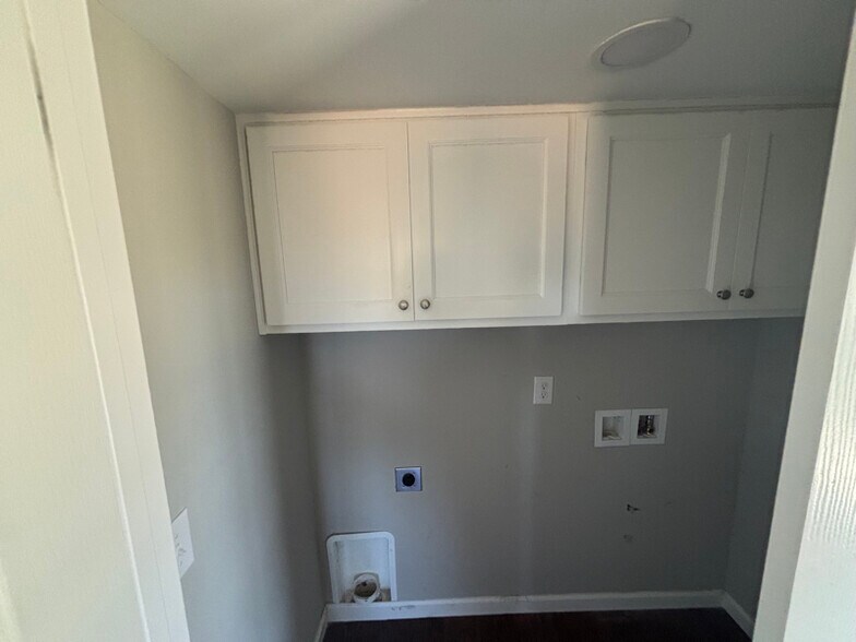 Building Photo - 106 Apache Ln