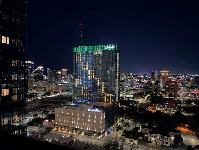 Building Photo - 84 East Ave