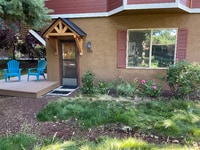 Building Photo - 733 E Warm Springs Ave