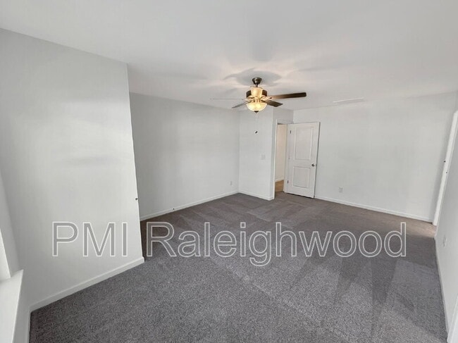 Building Photo - 135 Siebold St