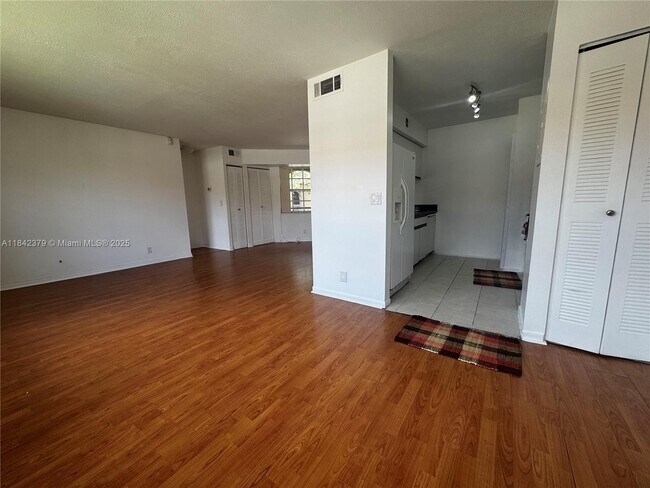 Building Photo - 334 SW 86th Ave