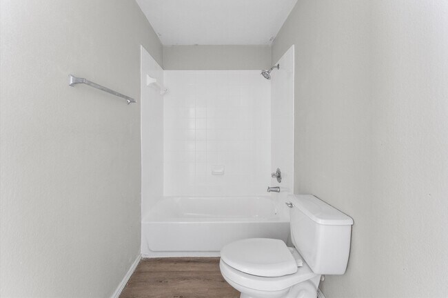 Building Photo - 7642 Appleberry Dr