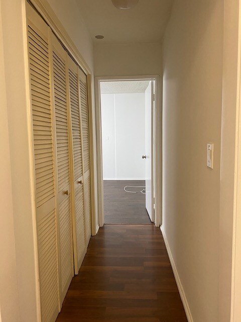 Building Photo - 911 N Harper Ave