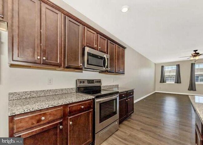 Building Photo - 247 Drexel Ct