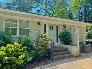 Building Photo - AVAILABLE NOW- SUBLEASE Short distance to Downtown Auburn--One of Kind Home on Sherwood Dr in Auburn