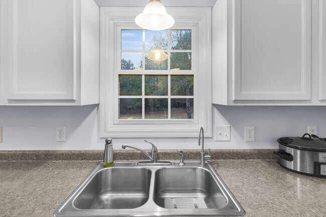 Building Photo - 116 Gregory Dr