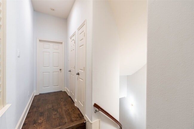 Building Photo - 18119 Frankford Lakes Cir