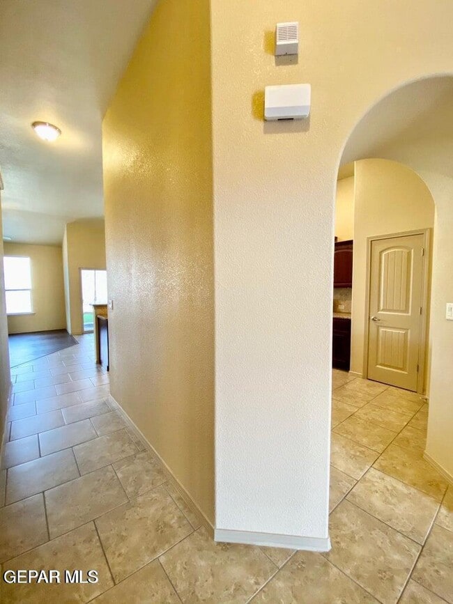Building Photo - 14277 Desert Sky Dr