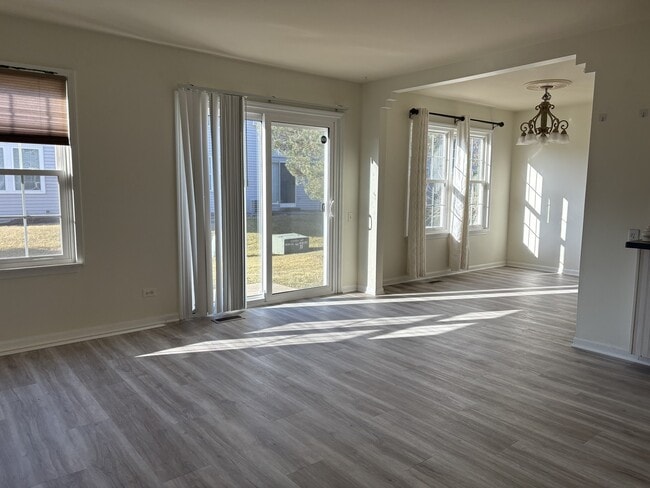 Building Photo - 711 Savannah Ln