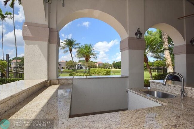 Building Photo - 10691 NW 12th Dr