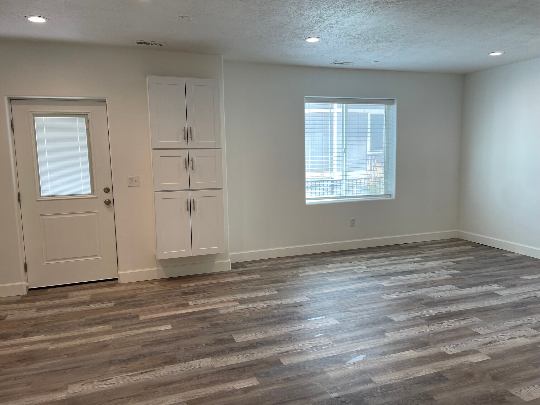 Basement studio - 951 W Shadow Brook Ln