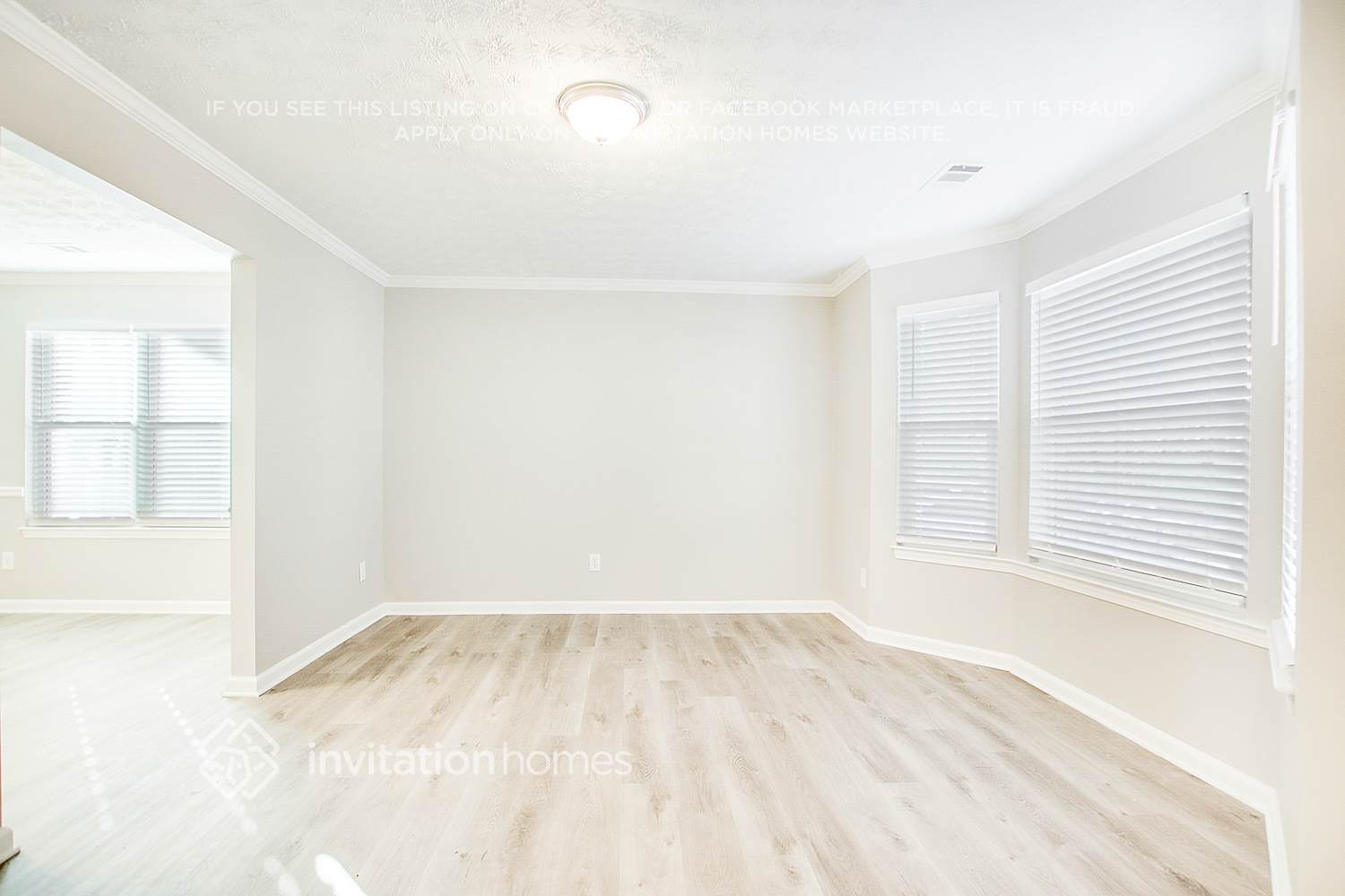 Building Photo - 4558 Carriage Park Dr