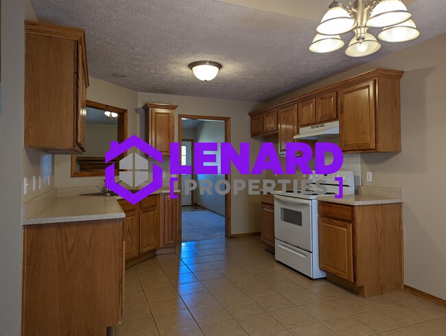 Building Photo - Spacious 3 Bedroom Home!