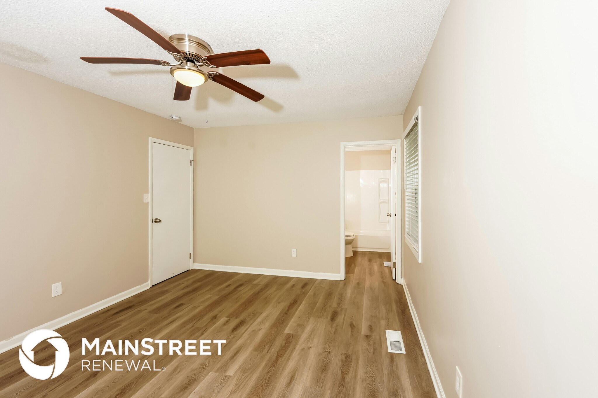 Building Photo - 1729 Tall Oak Cir