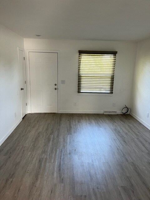 Building Photo - 601 Rizek Dr